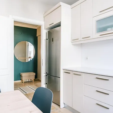 Chic Flat W Balcony 5 Min To Cevahir Mall In Sisli *