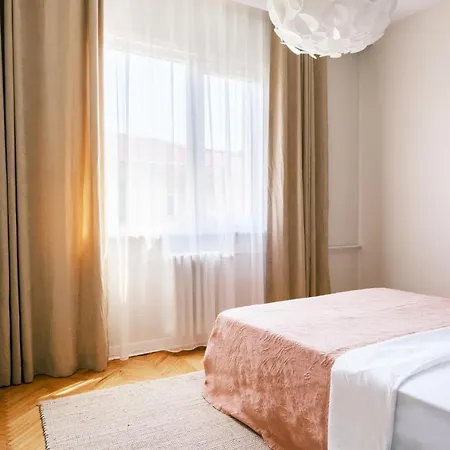 Chic Flat W Balcony 5 Min To Cevahir Mall In Sisli *