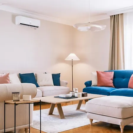 Chic Flat W Balcony 5 Min To Cevahir Mall In Sisli *