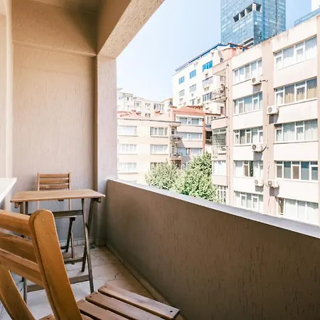 Chic Flat W Balcony 5 Min To Cevahir Mall In Sisli Apartment