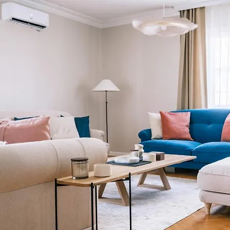 Chic Flat W Balcony 5 Min To Cevahir Mall In Sisli *